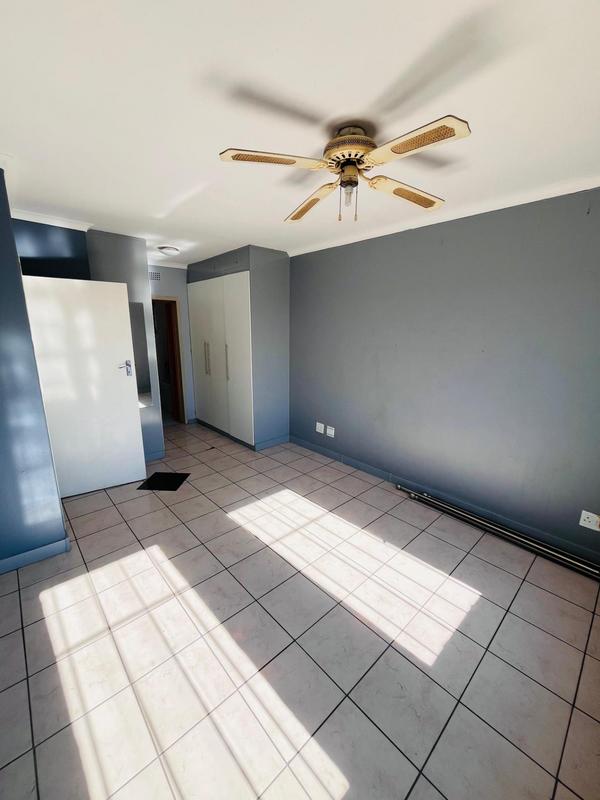 3 Bedroom Property for Sale in Corlett Gardens Gauteng