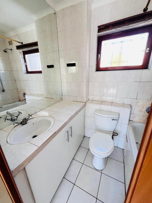 3 Bedroom Property for Sale in Corlett Gardens Gauteng