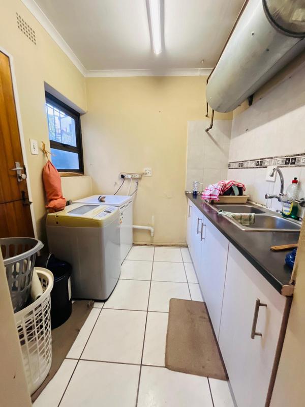 3 Bedroom Property for Sale in Corlett Gardens Gauteng