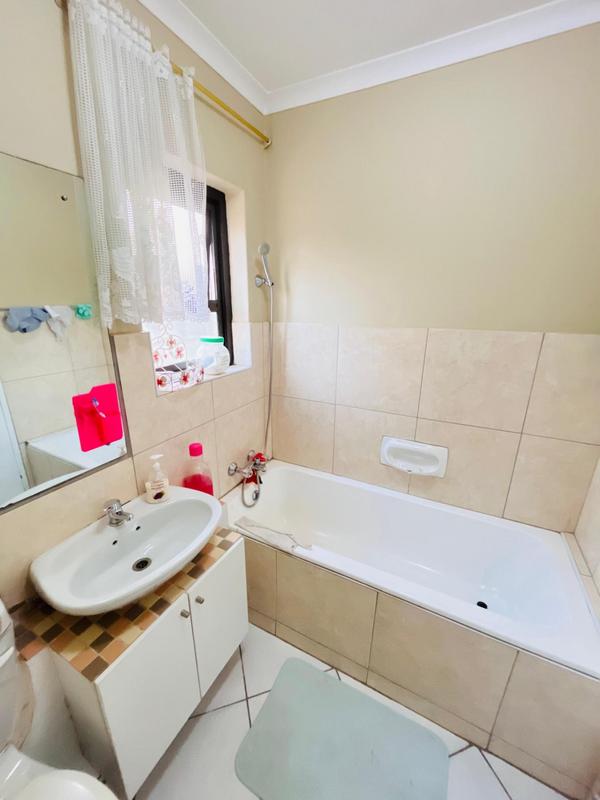 3 Bedroom Property for Sale in Corlett Gardens Gauteng