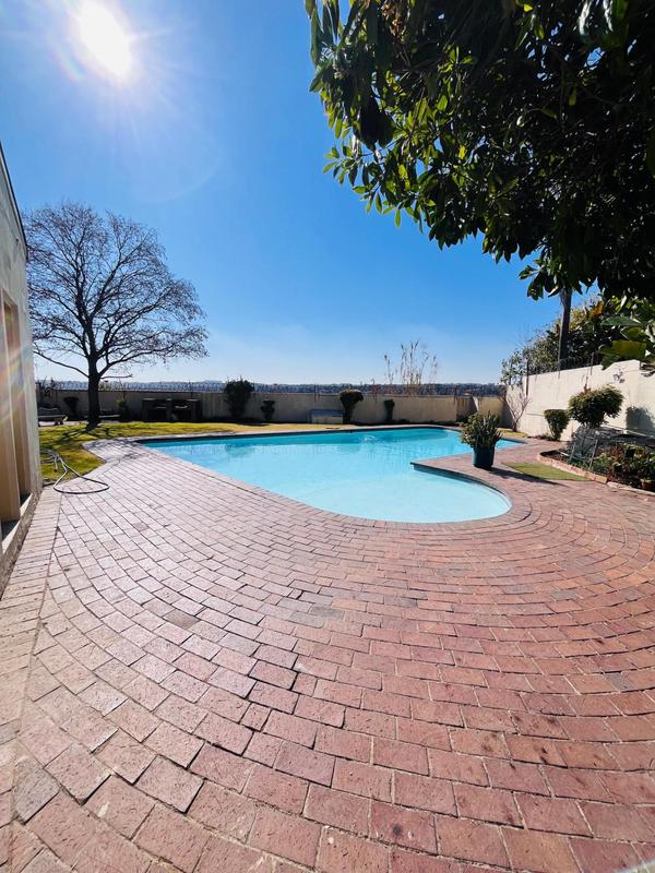 3 Bedroom Property for Sale in Corlett Gardens Gauteng