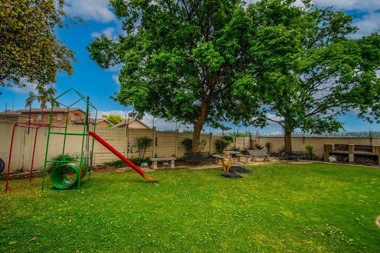 3 Bedroom Property for Sale in Corlett Gardens Gauteng