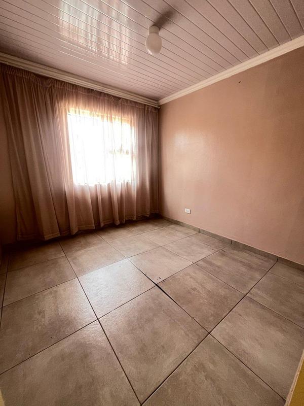 5 Bedroom Property for Sale in Eikenhof Gauteng