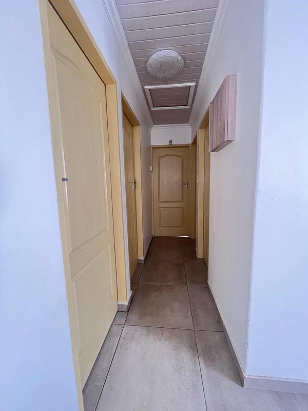 5 Bedroom Property for Sale in Eikenhof Gauteng