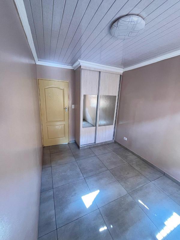 5 Bedroom Property for Sale in Eikenhof Gauteng