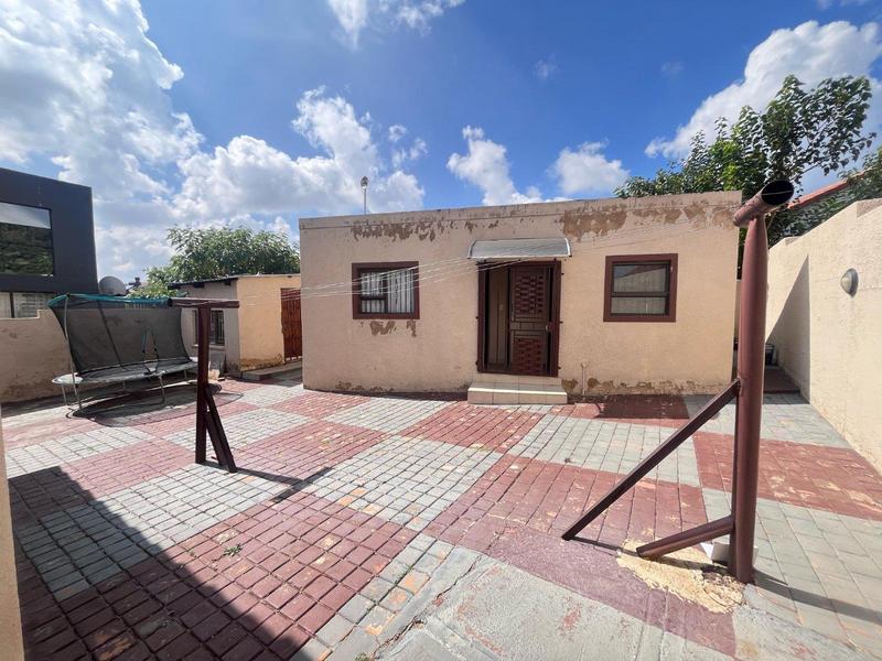 5 Bedroom Property for Sale in Eikenhof Gauteng