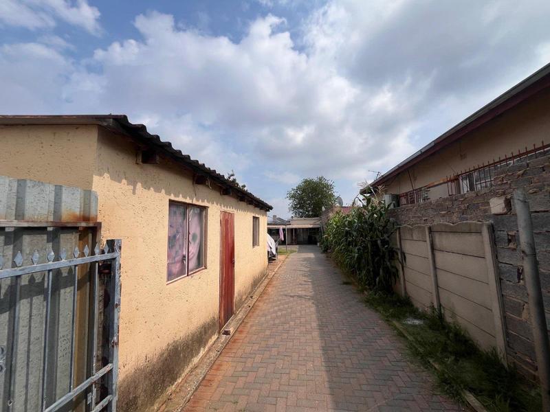 15 Bedroom Property for Sale in Haddon Gauteng