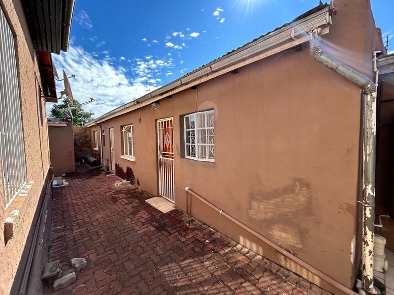 6 Bedroom Property for Sale in Kensington Gauteng