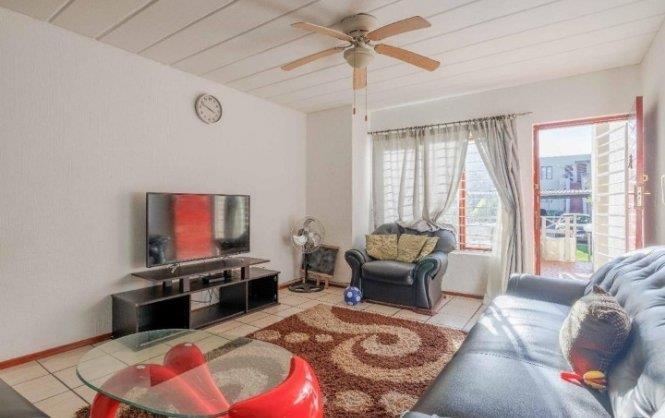 2 Bedroom Property for Sale in Kew Gauteng