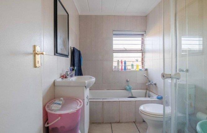 2 Bedroom Property for Sale in Kew Gauteng
