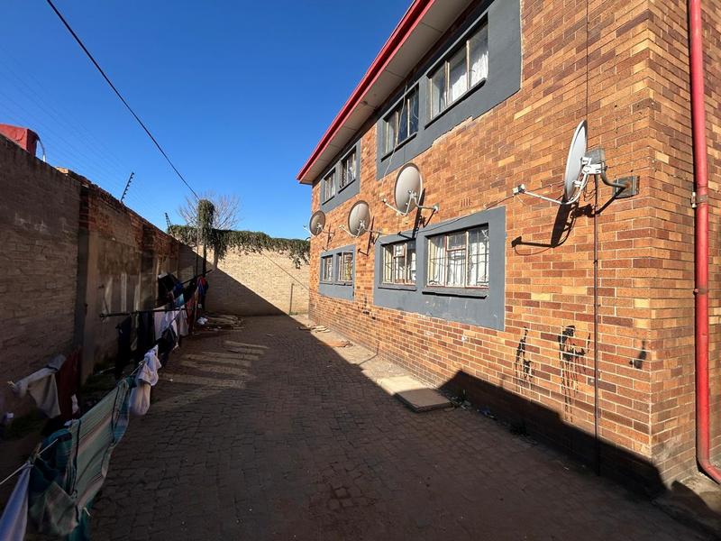 8 Bedroom Property for Sale in La Rochelle Gauteng