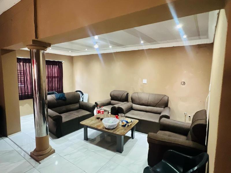 5 Bedroom Property for Sale in Lenasia Gauteng