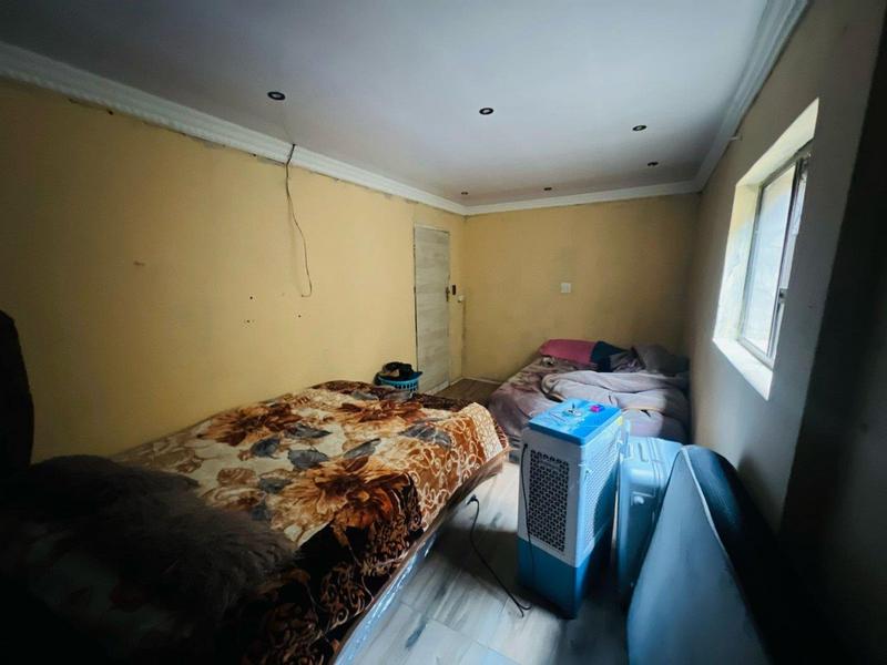 5 Bedroom Property for Sale in Lenasia Gauteng