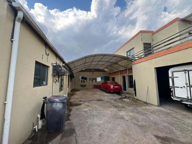 5 Bedroom Property for Sale in Lenasia Gauteng