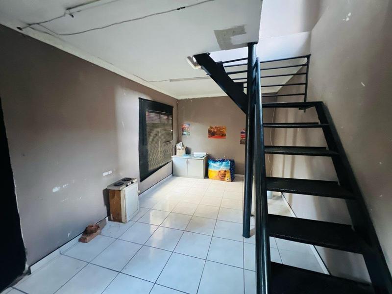 5 Bedroom Property for Sale in Lenasia Gauteng