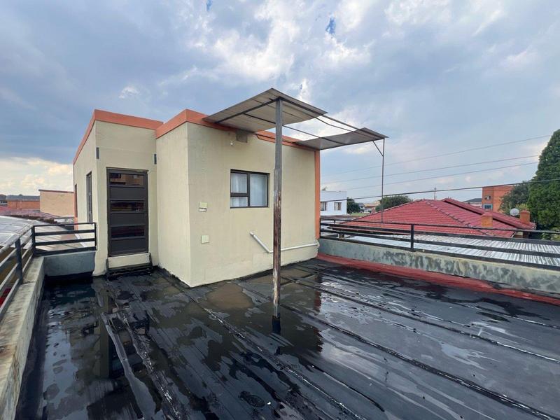 5 Bedroom Property for Sale in Lenasia Gauteng