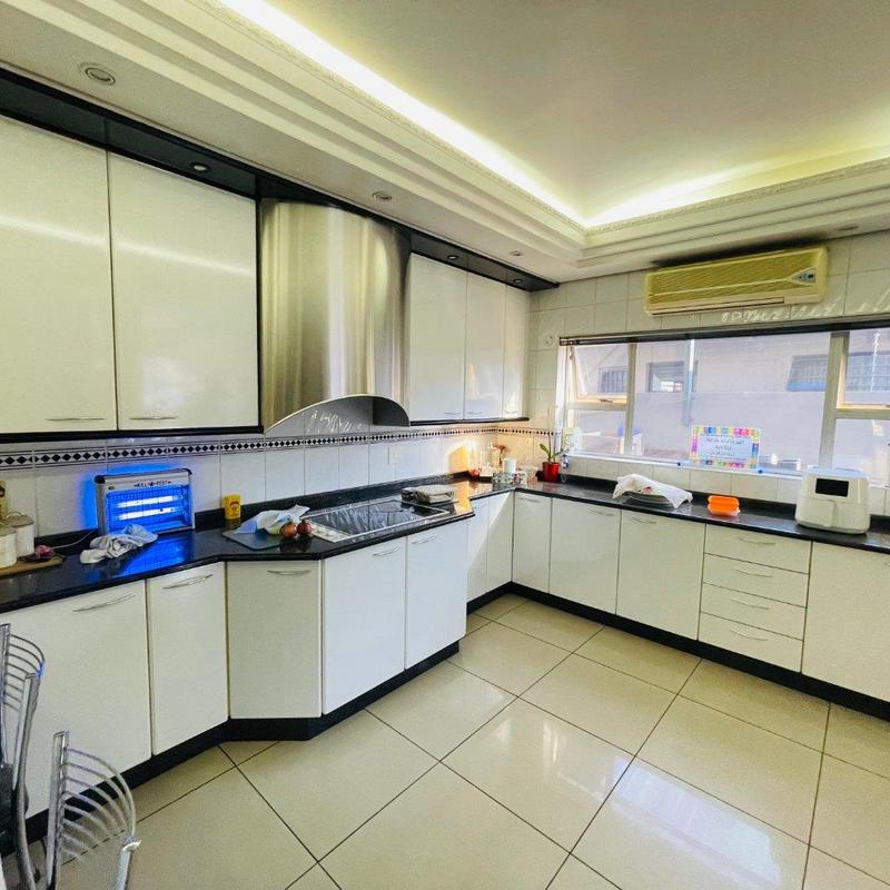 8 Bedroom Property for Sale in Lenasia Ext 5 Gauteng