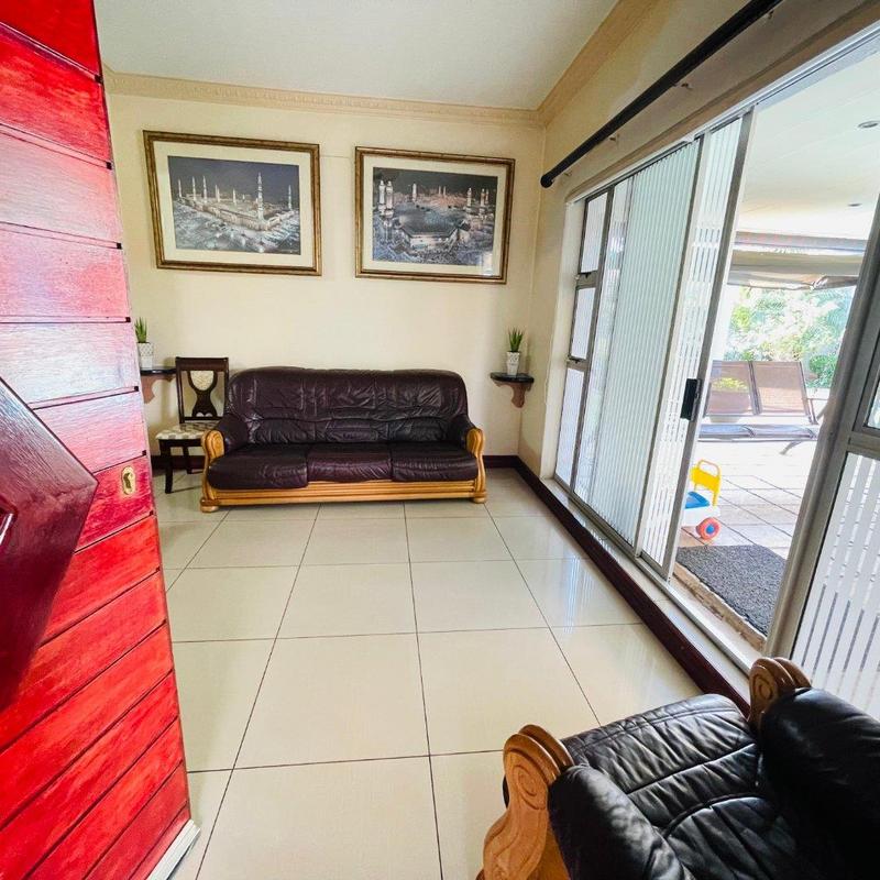 8 Bedroom Property for Sale in Lenasia Ext 5 Gauteng