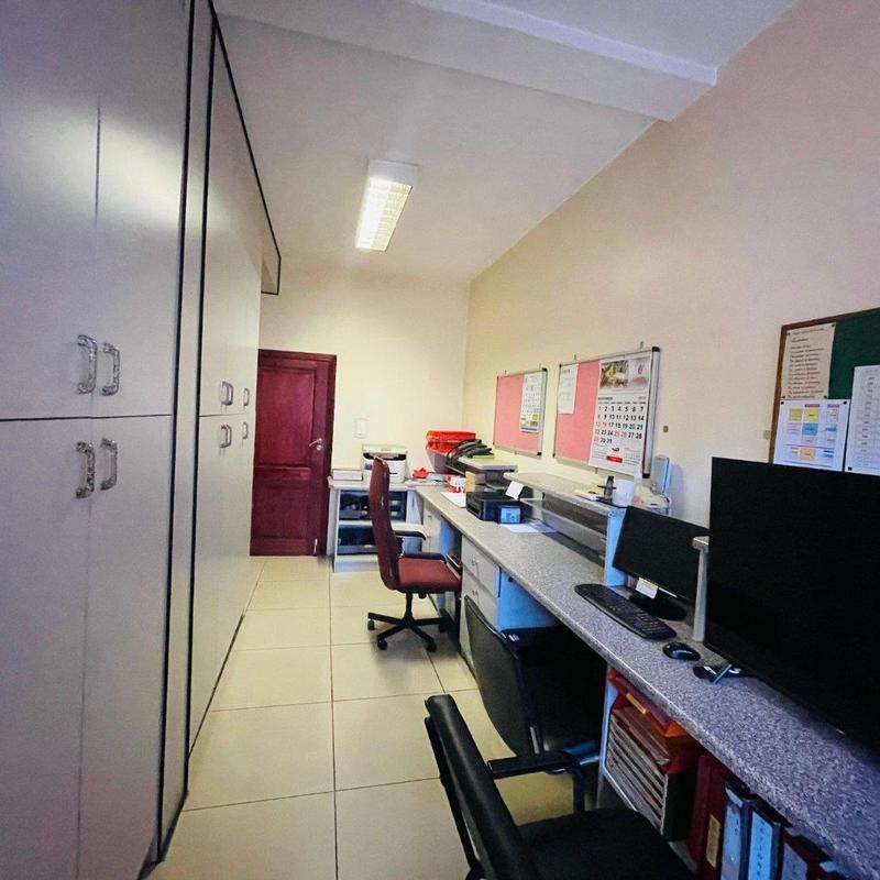 8 Bedroom Property for Sale in Lenasia Ext 5 Gauteng
