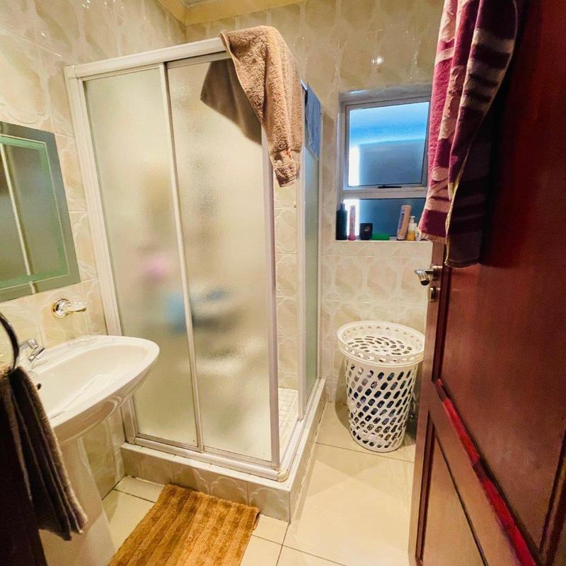 8 Bedroom Property for Sale in Lenasia Ext 5 Gauteng