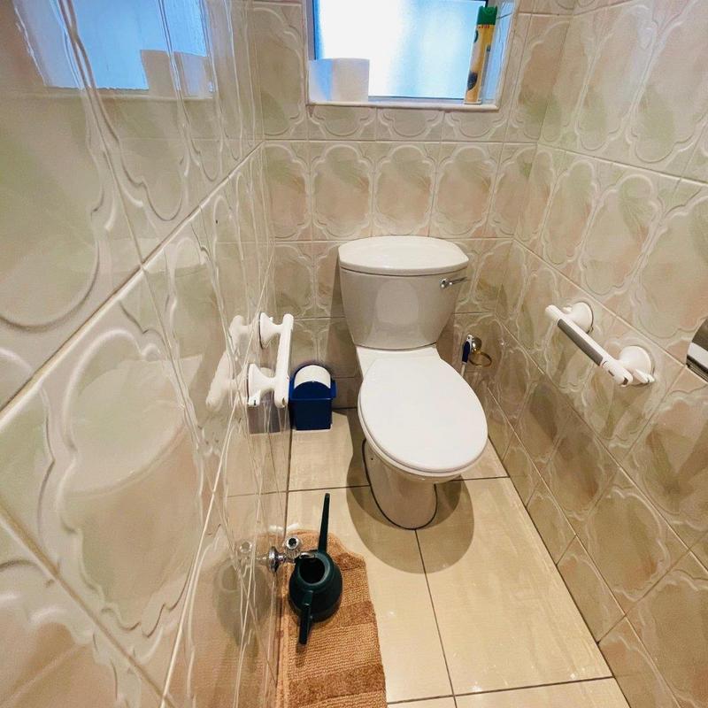 8 Bedroom Property for Sale in Lenasia Ext 5 Gauteng