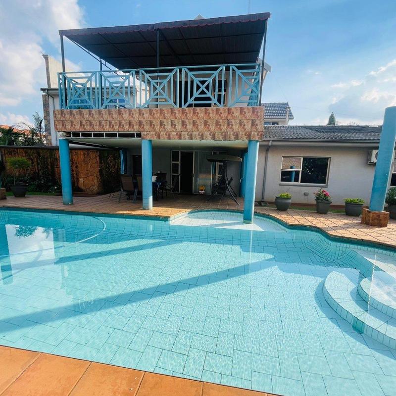 8 Bedroom Property for Sale in Lenasia Ext 5 Gauteng