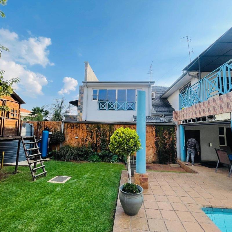 8 Bedroom Property for Sale in Lenasia Ext 5 Gauteng