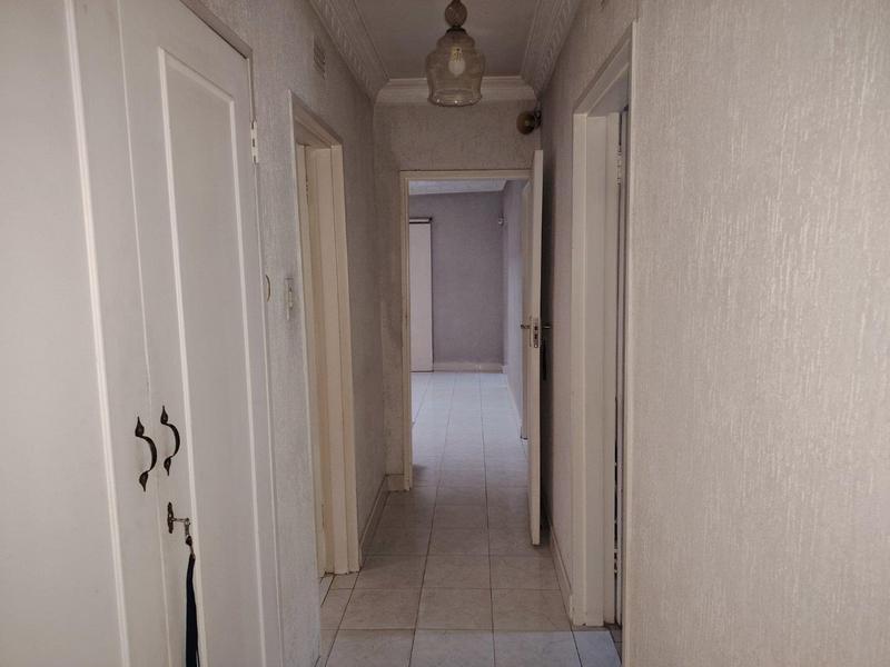 8 Bedroom Property for Sale in Lenasia Ext 9 Gauteng