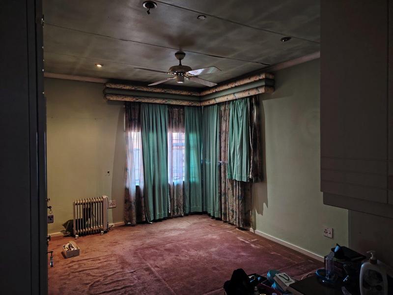 8 Bedroom Property for Sale in Lenasia Ext 9 Gauteng