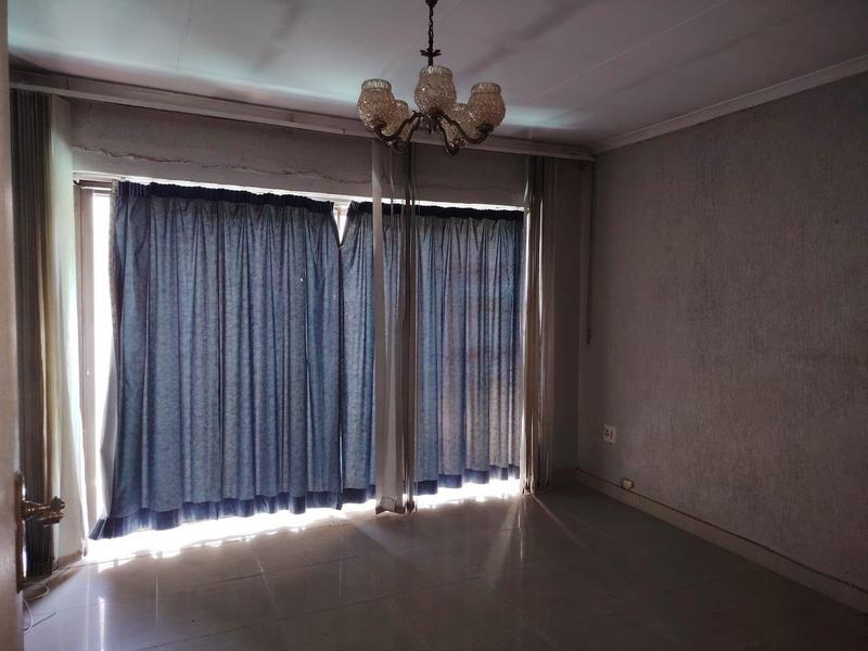 8 Bedroom Property for Sale in Lenasia Ext 9 Gauteng