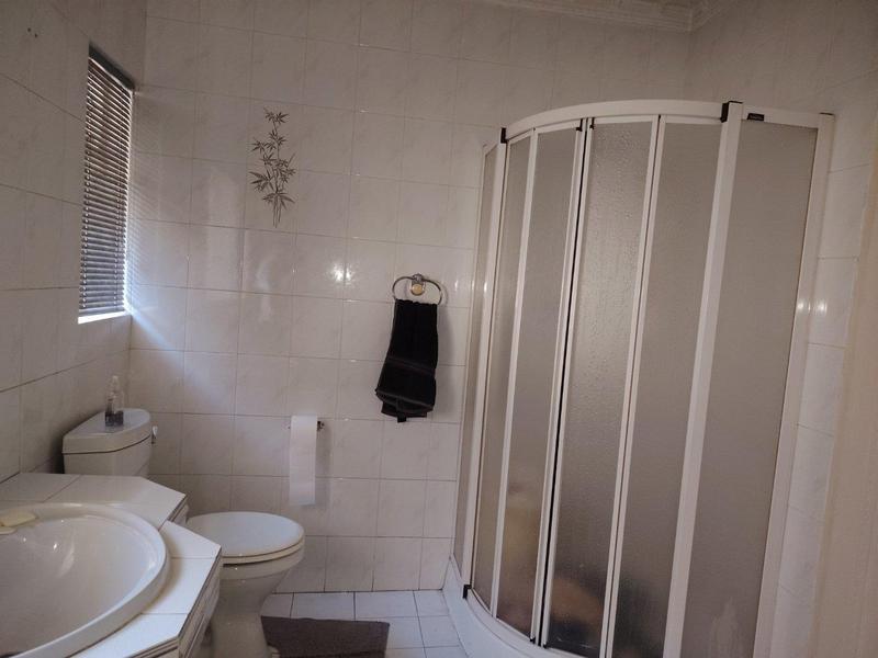 8 Bedroom Property for Sale in Lenasia Ext 9 Gauteng