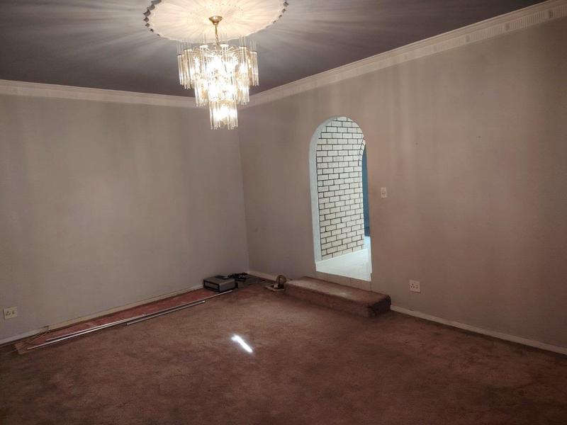 8 Bedroom Property for Sale in Lenasia Ext 9 Gauteng
