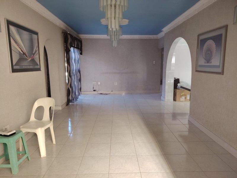8 Bedroom Property for Sale in Lenasia Ext 9 Gauteng