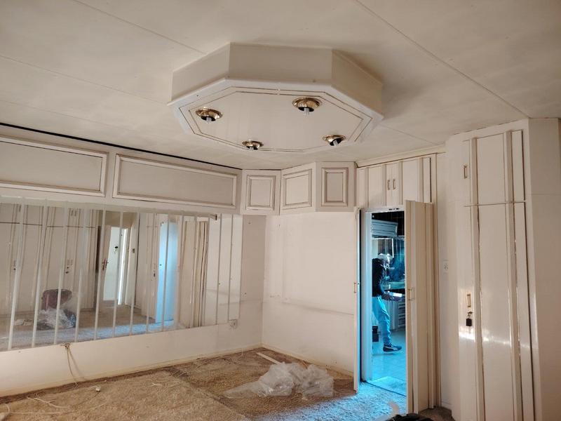8 Bedroom Property for Sale in Lenasia Ext 9 Gauteng
