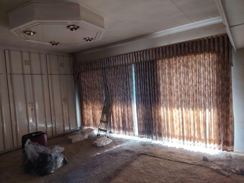 8 Bedroom Property for Sale in Lenasia Ext 9 Gauteng