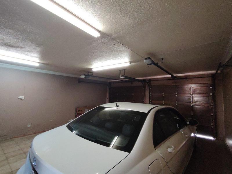 8 Bedroom Property for Sale in Lenasia Ext 9 Gauteng