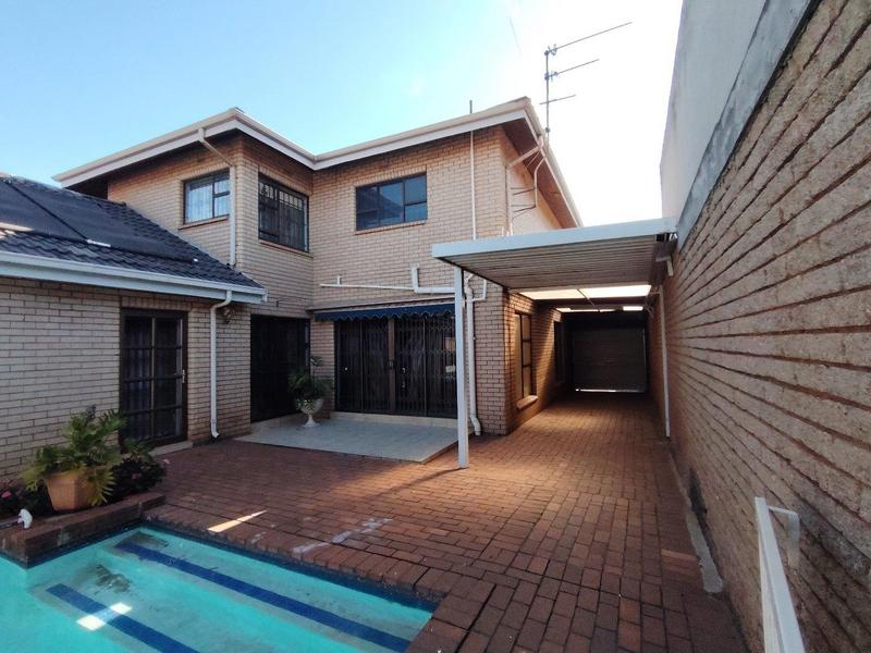 8 Bedroom Property for Sale in Lenasia Ext 9 Gauteng
