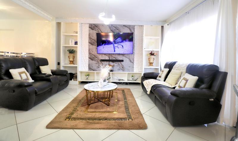 4 Bedroom Property for Sale in Lenasia Ext 8 Gauteng