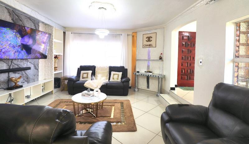 4 Bedroom Property for Sale in Lenasia Ext 8 Gauteng