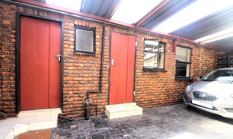 4 Bedroom Property for Sale in Lenasia Ext 8 Gauteng