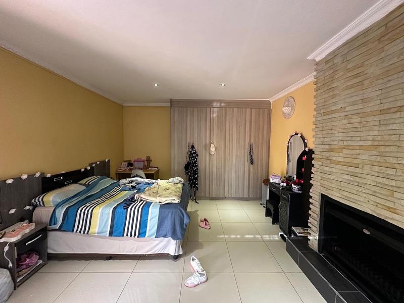 6 Bedroom Property for Sale in Lenasia South Gauteng