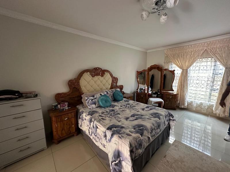 6 Bedroom Property for Sale in Lenasia South Gauteng