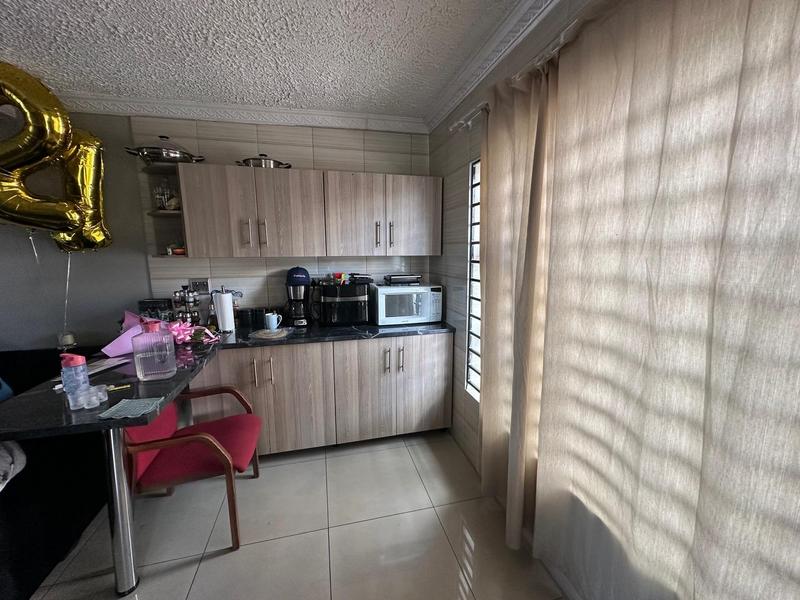 6 Bedroom Property for Sale in Lenasia South Gauteng