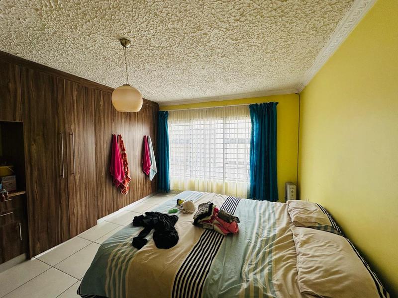6 Bedroom Property for Sale in Lenasia South Gauteng