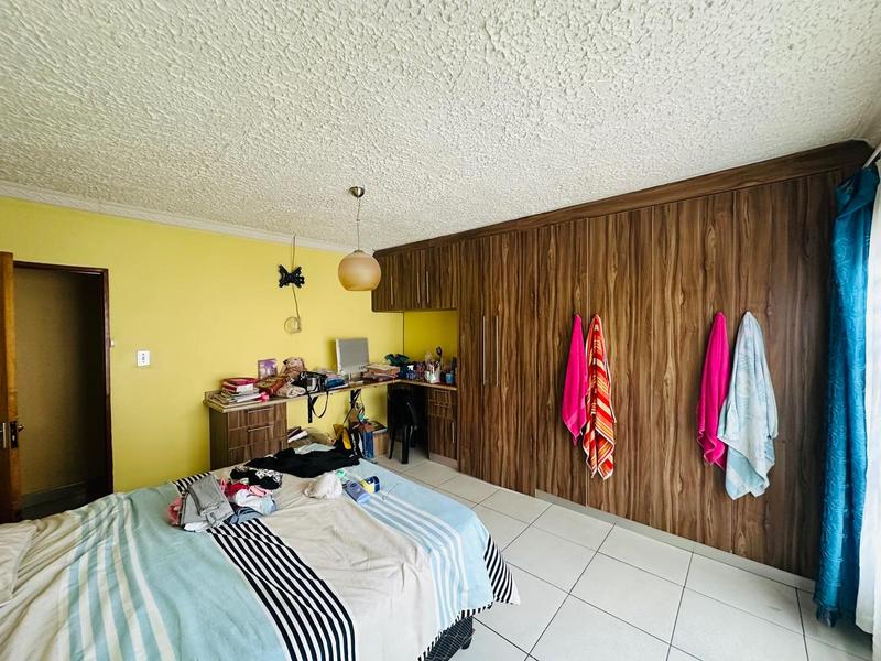 6 Bedroom Property for Sale in Lenasia South Gauteng