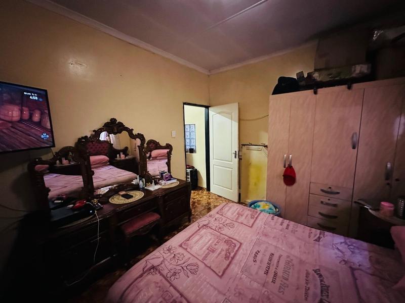 8 Bedroom Property for Sale in Lenasia South Gauteng