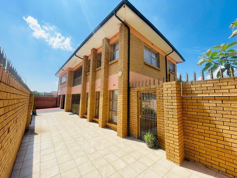 5 Bedroom Property for Sale in Lenasia South Gauteng