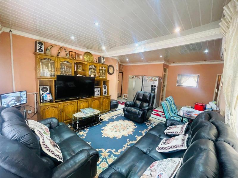 5 Bedroom Property for Sale in Lenasia South Gauteng