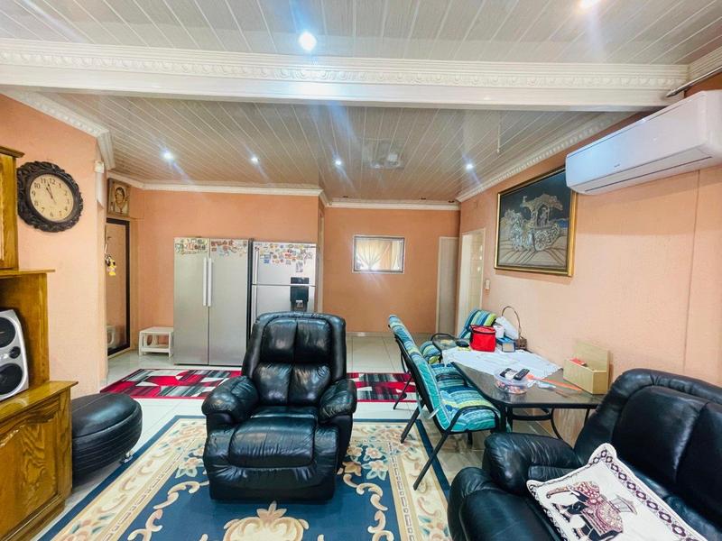 5 Bedroom Property for Sale in Lenasia South Gauteng