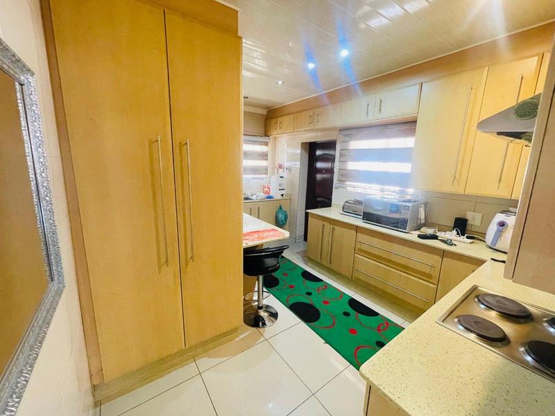 5 Bedroom Property for Sale in Lenasia South Gauteng